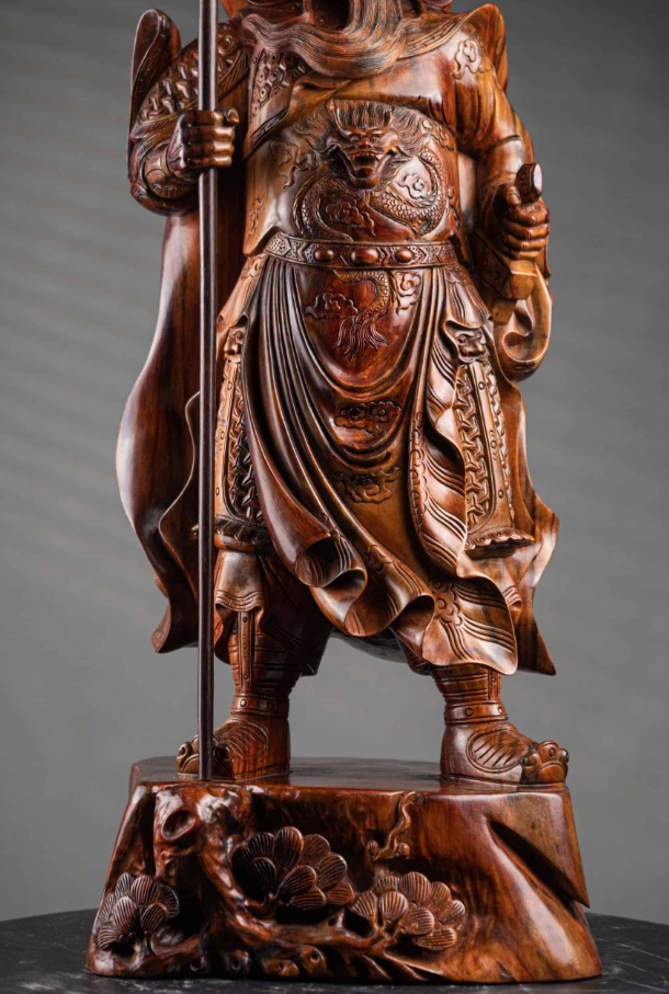 Tượng Quan Công chống đao